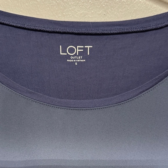 LOFT Chic Women's Navy Long Sleeve Tee Lightweight - Picture 2 of 8